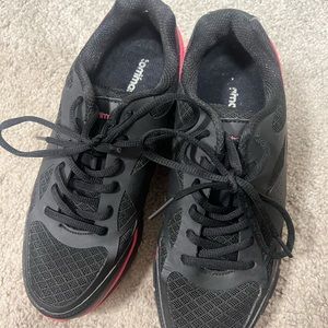 Size 7.5 spin shoes